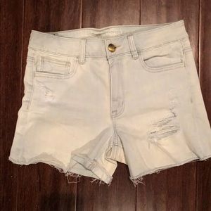 AEO Lightwash Distressed Jorts
